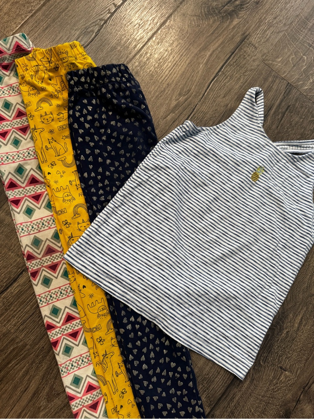 Striped Sleeveless Tank Top with Pineapple Crest and 3 leggings all size 8 girls